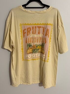 Arula lemon graphic tee